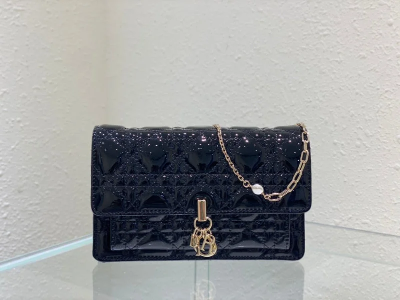 Huge Markdowns Zynteeqs - Latest - 6313 High-End Bags, Low-End Prices