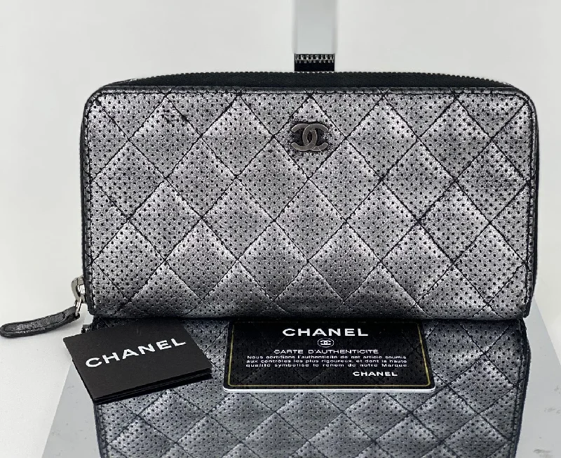 Chanel Perforated Silver Metallic Lambskin Quilted Zip Around Wallet Clutch Preowned Flash Sale On Handbags Chanel Perforated Silver Metallic Lambskin Quilted Zip Around Wallet Clutch Preowned Flash Sale On Handbags