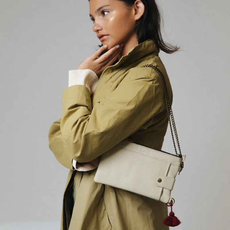 EVERYTHING CLUTCH WITH 3 D-RINGS - FULL LEATHER COLLECTION - BONE Statement Handbags At Unbeatable Discounts EVERYTHING CLUTCH WITH 3 D-RINGS - FULL LEATHER COLLECTION - BONE Statement Handbags At Unbeatable Discounts