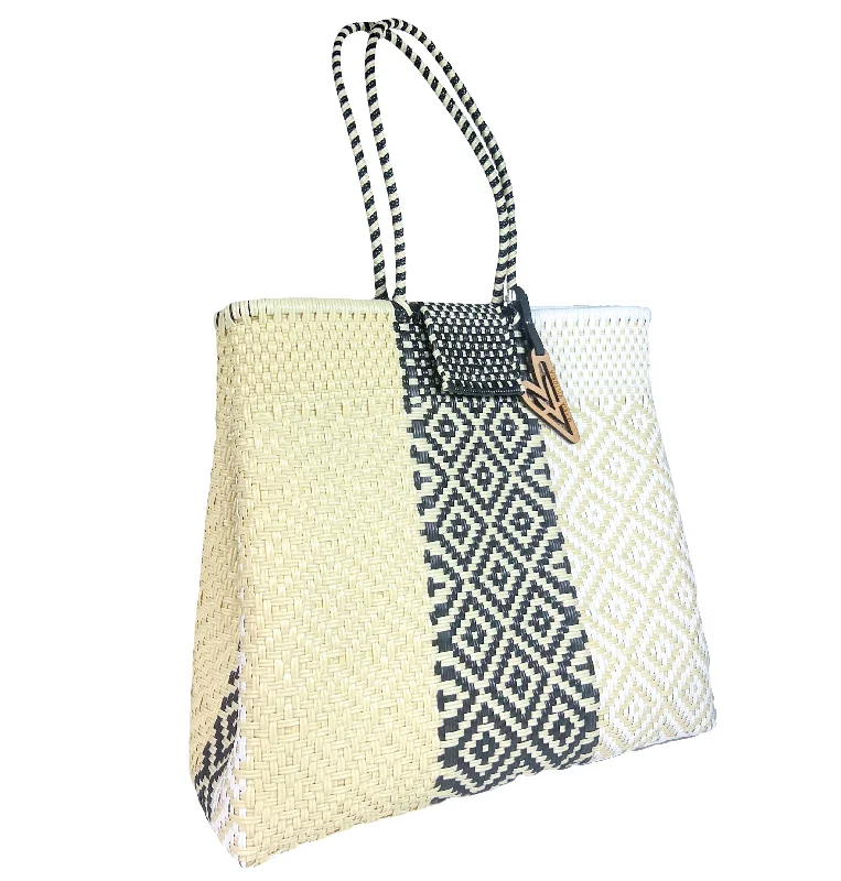 Maria Victoria | Vainilla | Upcycled, Handwoven, Multicolor Shoulder Tote Stylish Bags, Unbeatable Prices Maria Victoria | Vainilla | Upcycled, Handwoven, Multicolor Shoulder Tote Stylish Bags, Unbeatable Prices