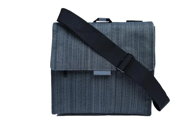 The Messenger Flash Sale On Designer Bags