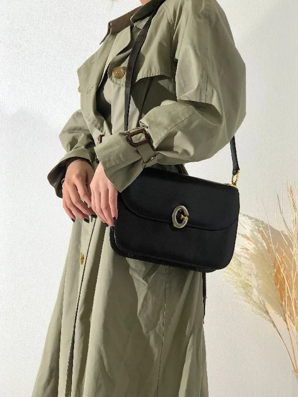 CELINE Horse carriage Crossbody Shoulderbag Brown Vintage Old CELINE apx2ne Designer Bags At Exclusive Clearance Prices CELINE Horse carriage Crossbody Shoulderbag Brown Vintage Old CELINE apx2ne Designer Bags At Exclusive Clearance Prices