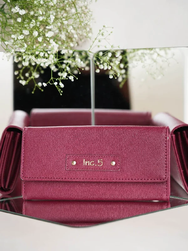 Bold And Flash-Sale Bags Women's Burgundy Solid Bifold Wallet Don't Miss Out – Shop Fashionable Bags At Special Rates Bold And Flash-Sale Bags Women's Burgundy Solid Bifold Wallet Don't Miss Out – Shop Fashionable Bags At Special Rates